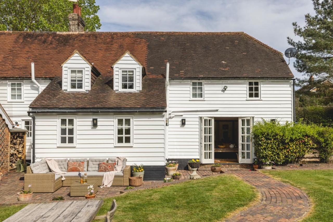 Cosy Cottage With Beautiful Garden, Hottub & Sauna Marden  Eksteriør bilde
