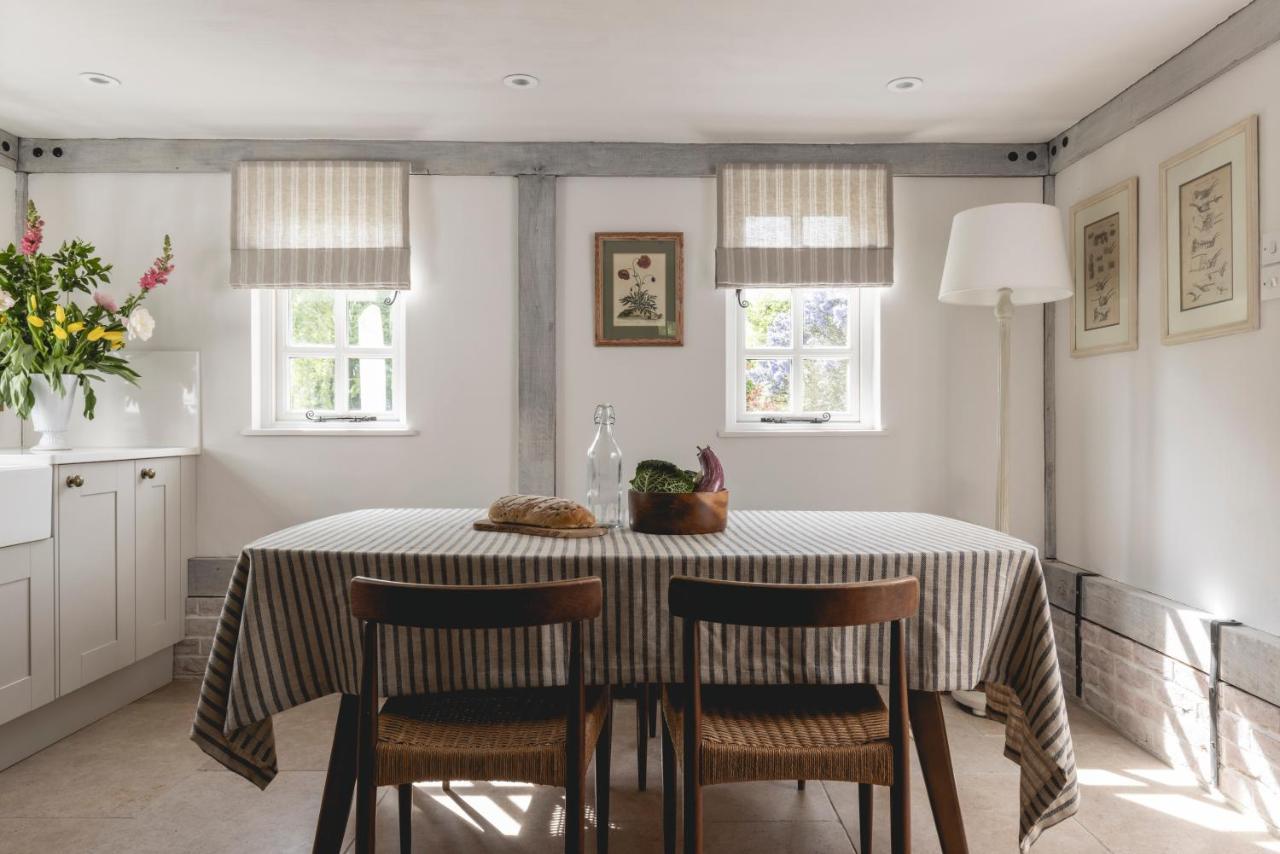 Cosy Cottage With Beautiful Garden, Hottub & Sauna Marden  Eksteriør bilde