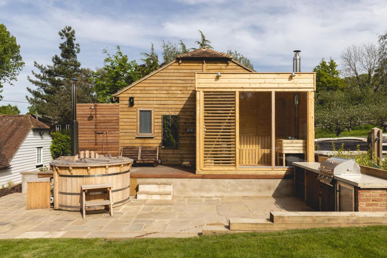 Cosy Cottage With Beautiful Garden, Hottub & Sauna Marden  Eksteriør bilde