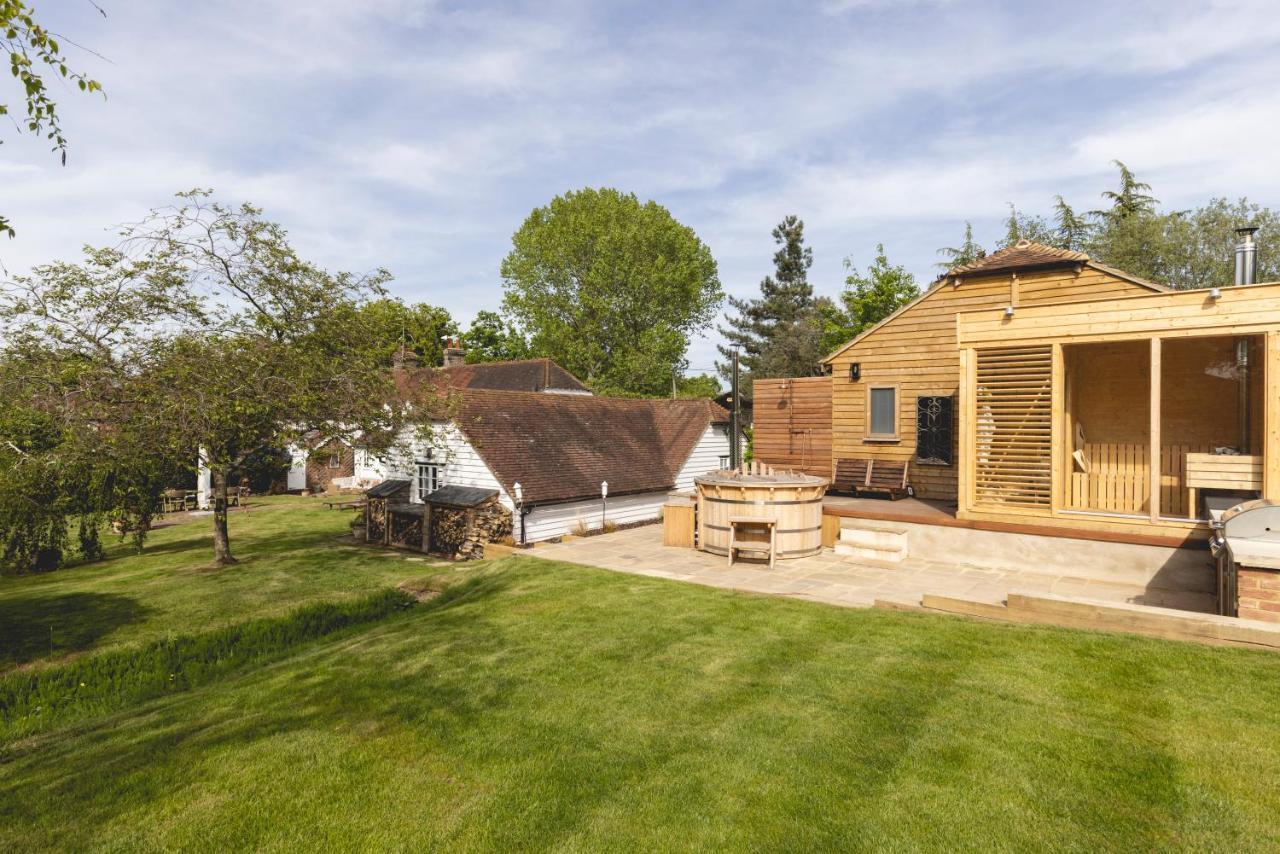 Cosy Cottage With Beautiful Garden, Hottub & Sauna Marden  Eksteriør bilde