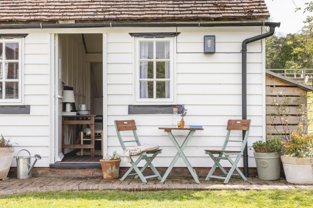 Cosy Cottage With Beautiful Garden, Hottub & Sauna Marden  Eksteriør bilde